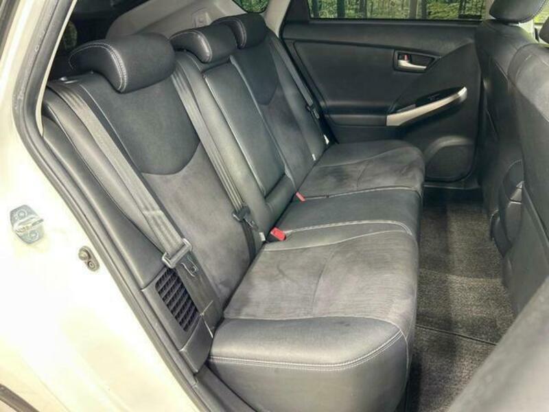 PRIUS PHV-8
