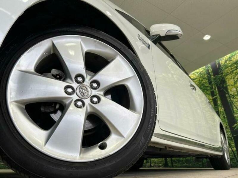 PRIUS PHV-12