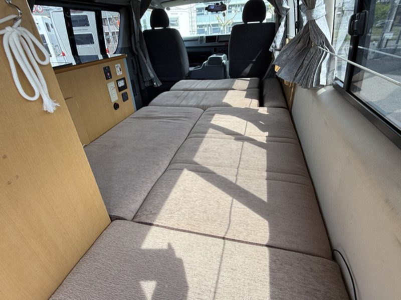 HIACE-5