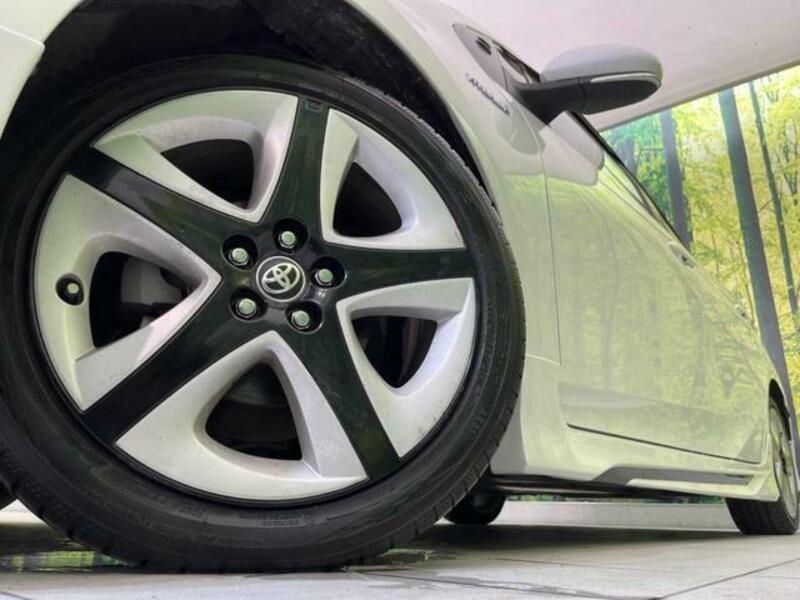 PRIUS-12