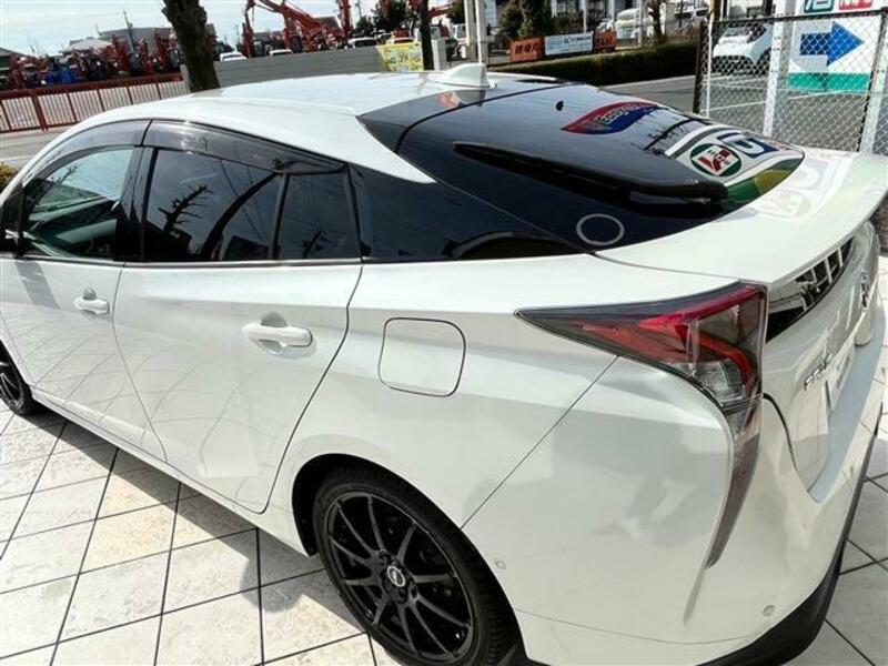 PRIUS-4