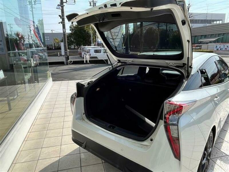 PRIUS-6