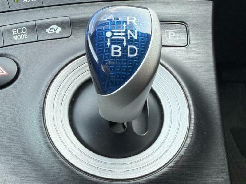 PRIUS-8