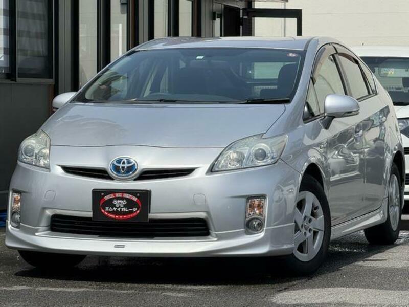 TOYOTA　PRIUS