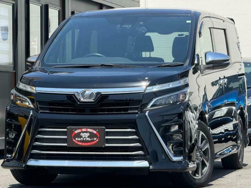TOYOTA　VOXY