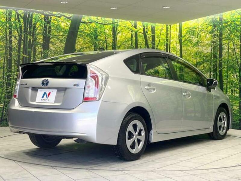 PRIUS-16