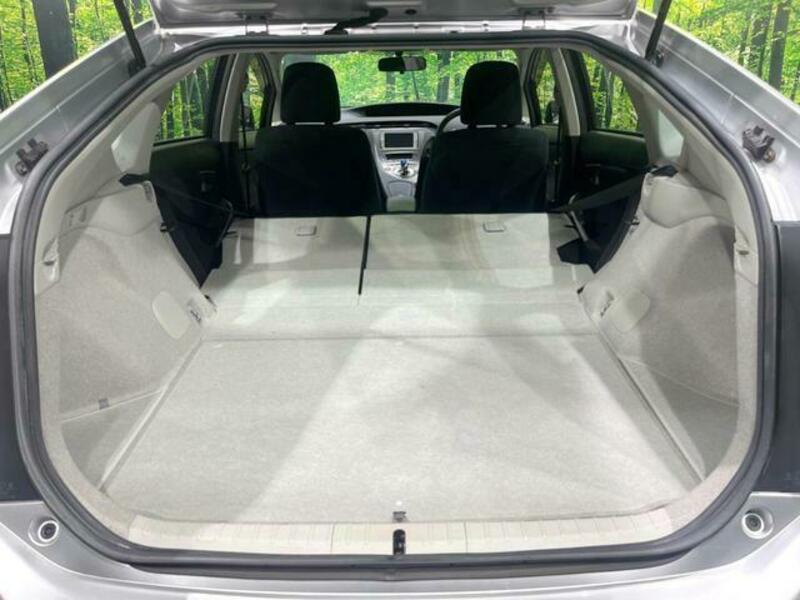 PRIUS-9