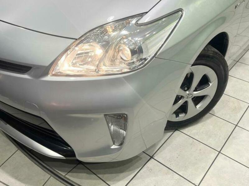 PRIUS-11
