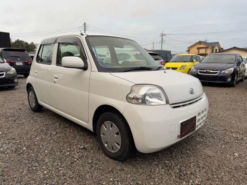 DAIHATSU　ESSE