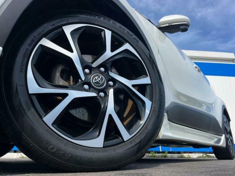 C-HR-12