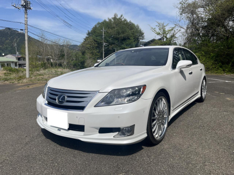 LEXUS　LS