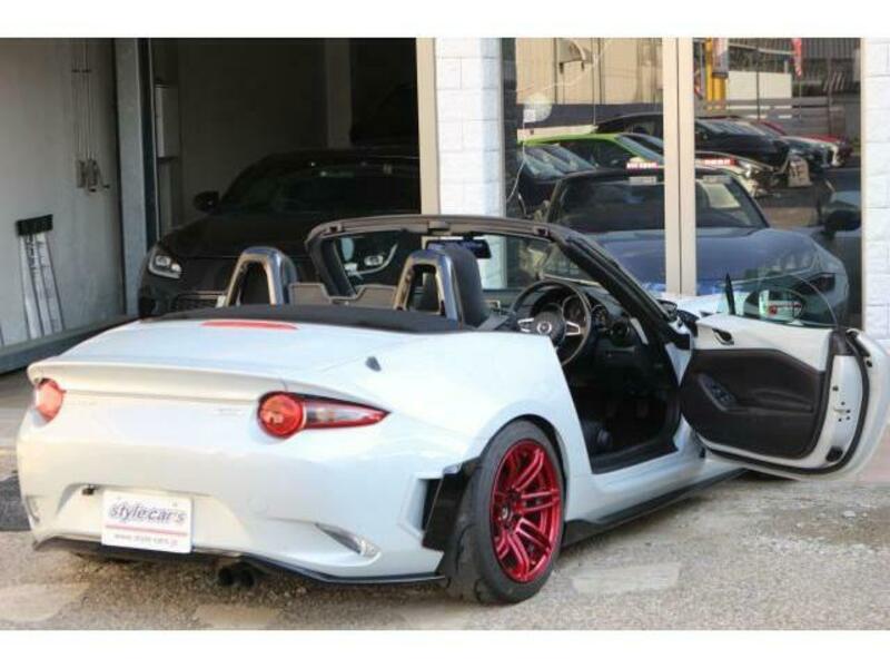 ROADSTER-9