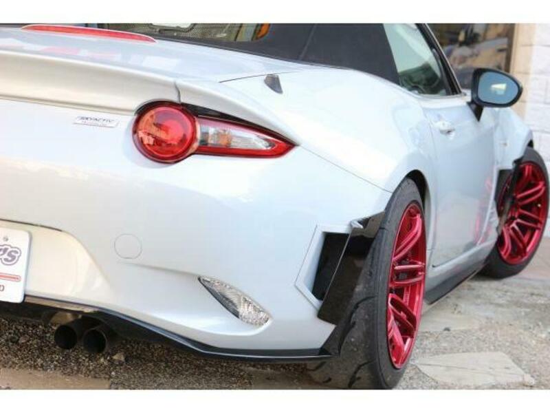 ROADSTER-13