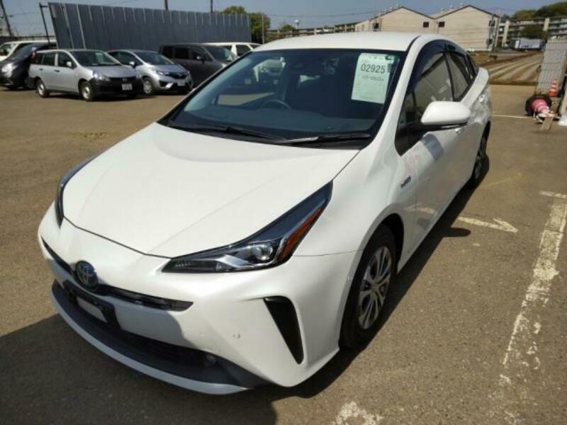 TOYOTA　PRIUS