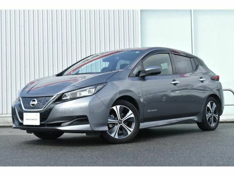 NISSAN　LEAF