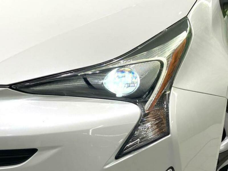 PRIUS-11