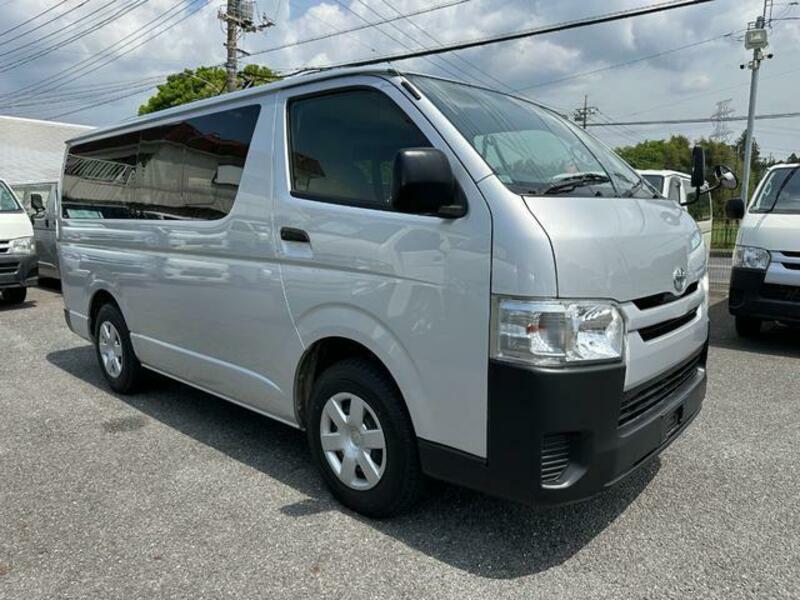 TOYOTA　HIACE VAN