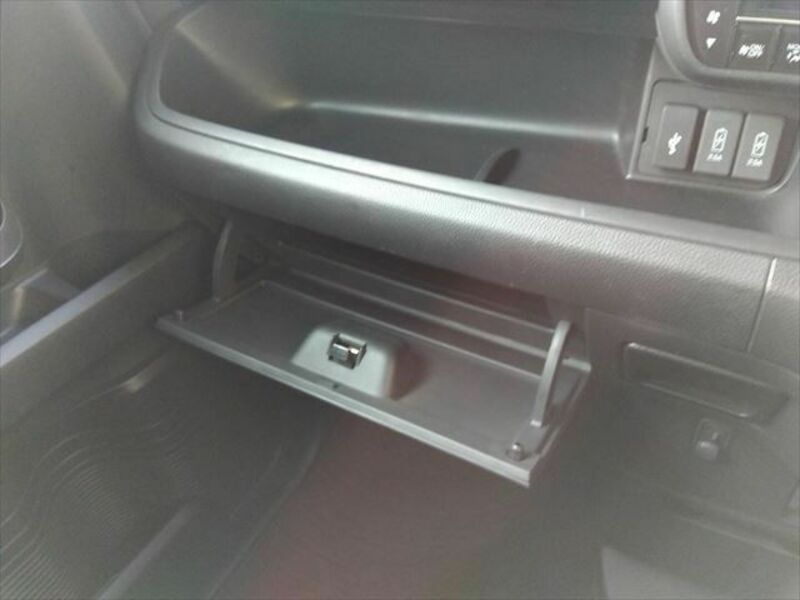 N BOX CUSTOM-26