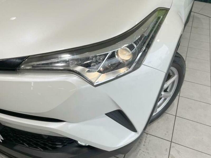 C-HR-11