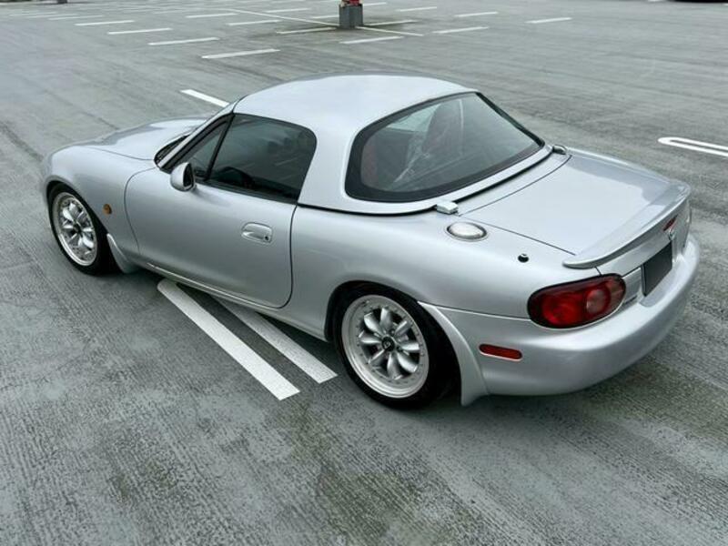 ROADSTER-15