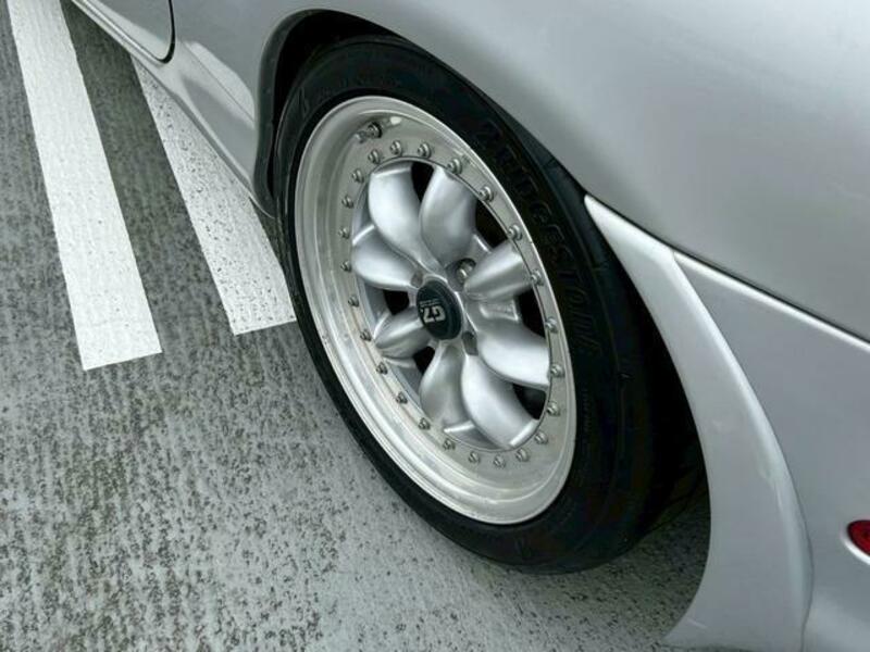 ROADSTER-12