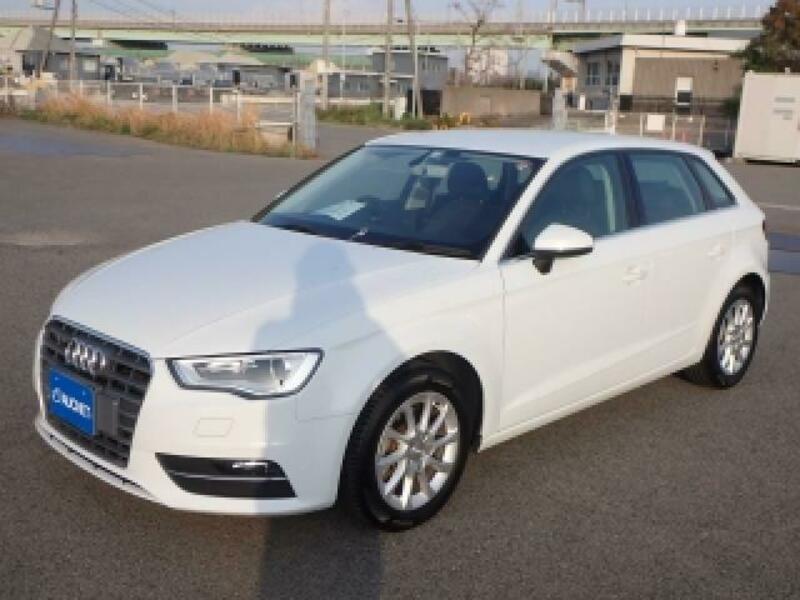 AUDI　A3