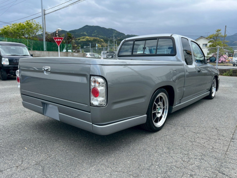 HILUX-6