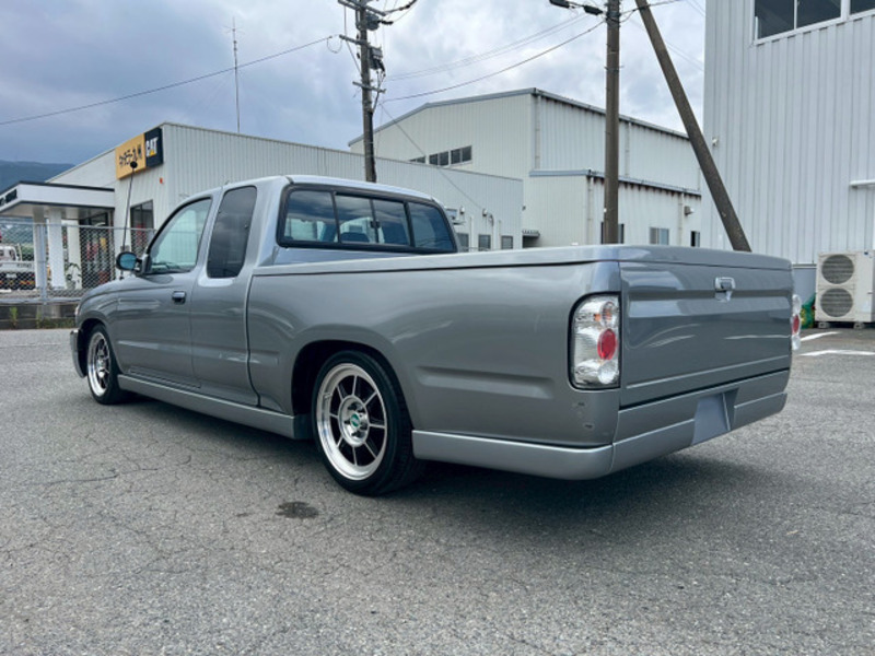 HILUX-8