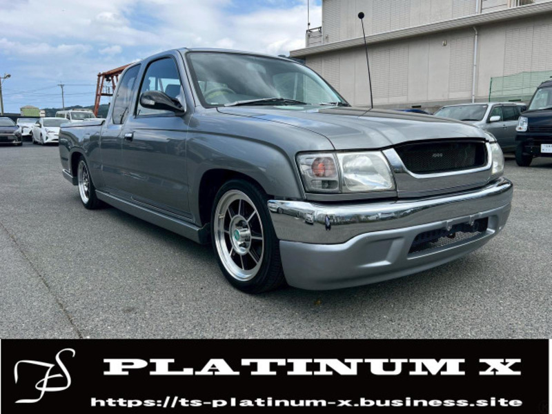 TOYOTA　HILUX