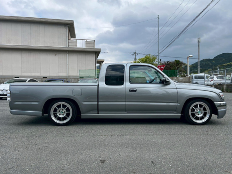 HILUX-9