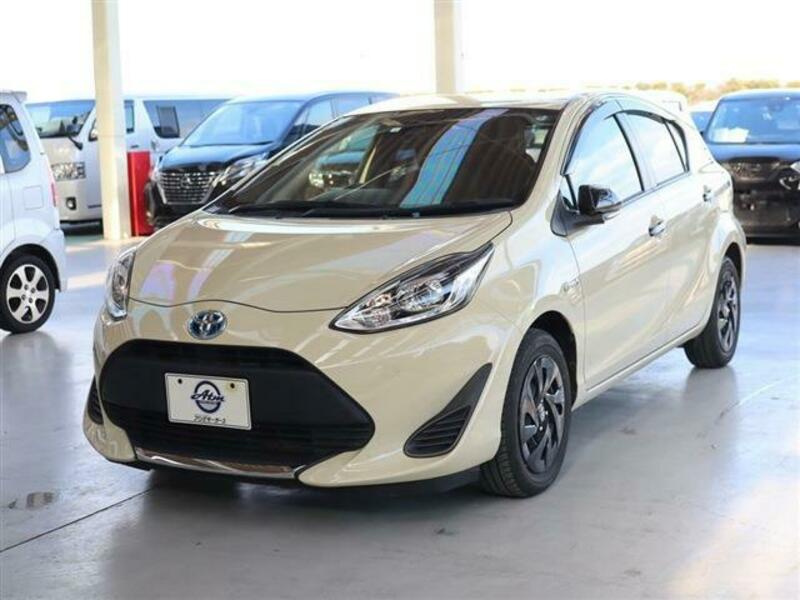 TOYOTA　AQUA