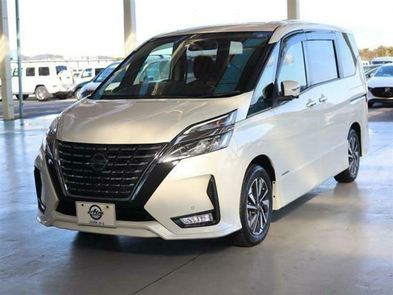 NISSAN　SERENA