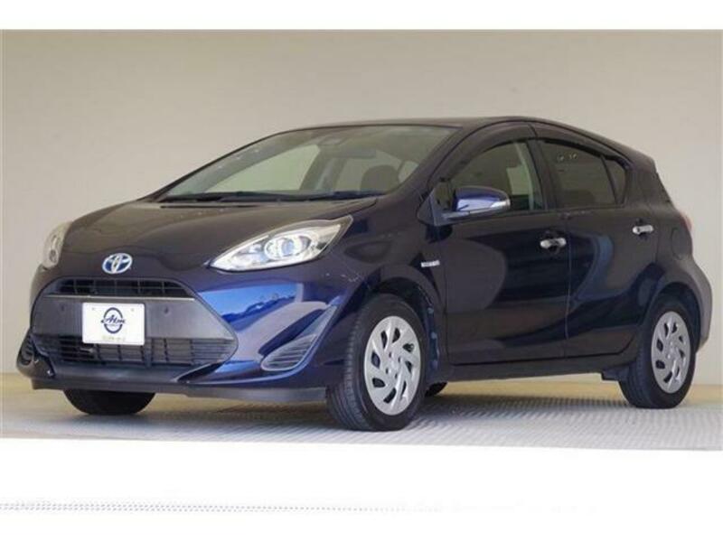 TOYOTA　AQUA