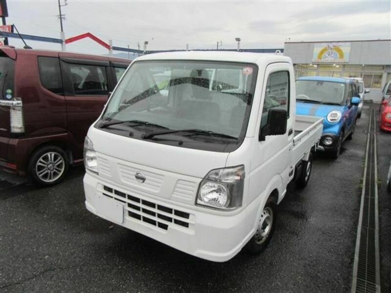 NISSAN　NT100 CLIPPER