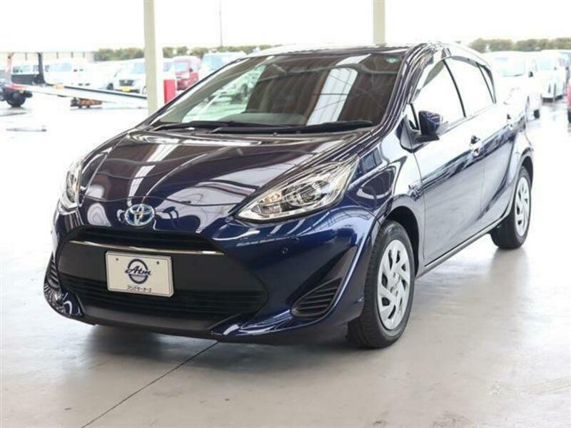TOYOTA　AQUA