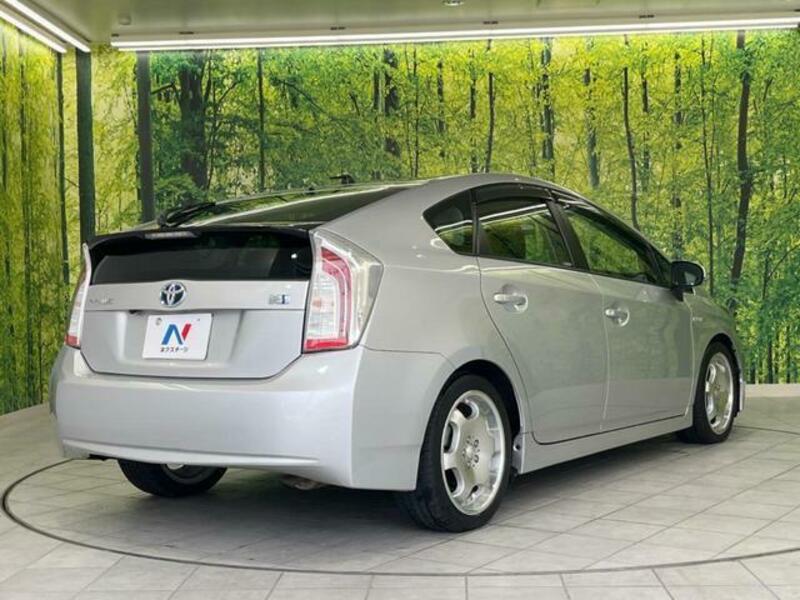 PRIUS-17