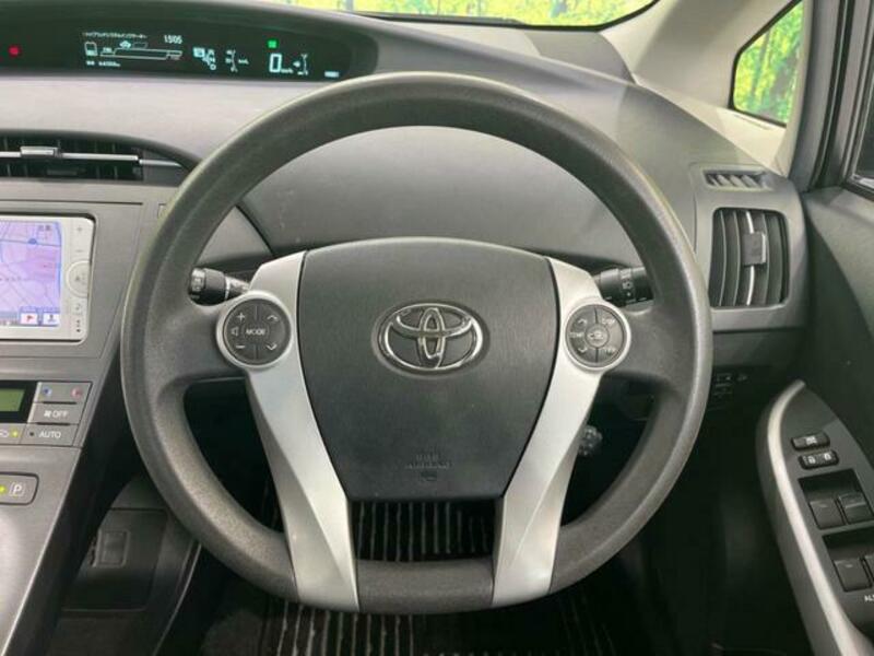 PRIUS-11