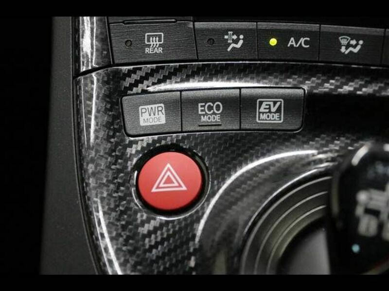 PRIUS-8