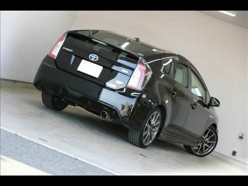 PRIUS-11