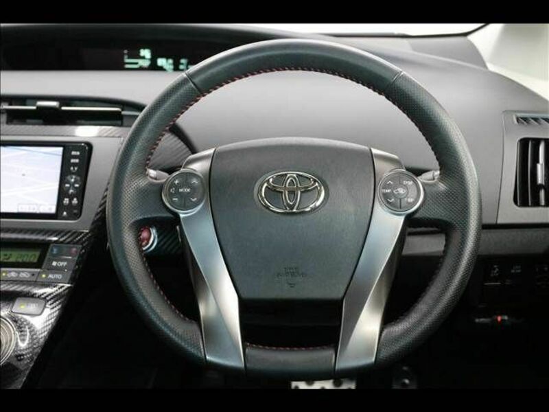 PRIUS-16