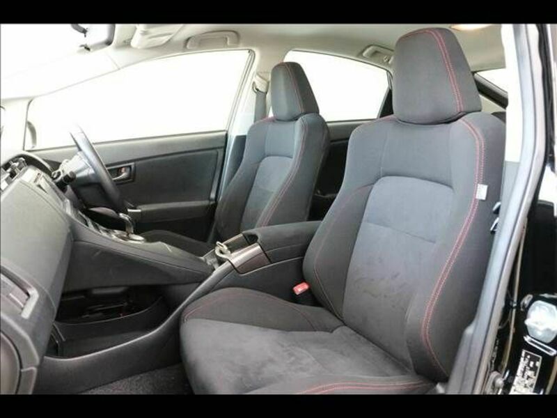 PRIUS-17
