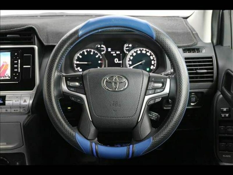 LAND CRUISER PRADO-16