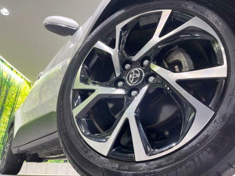 C-HR-12