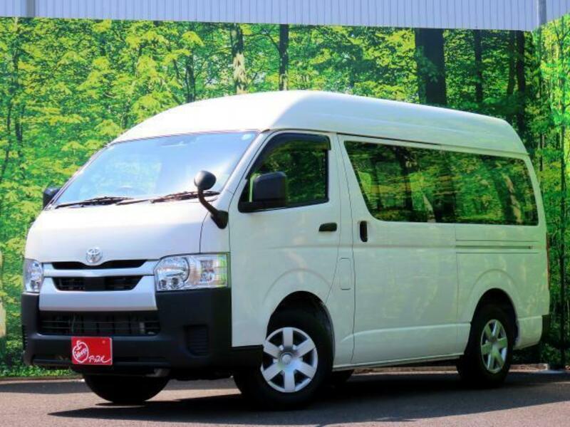 TOYOTA　HIACE VAN
