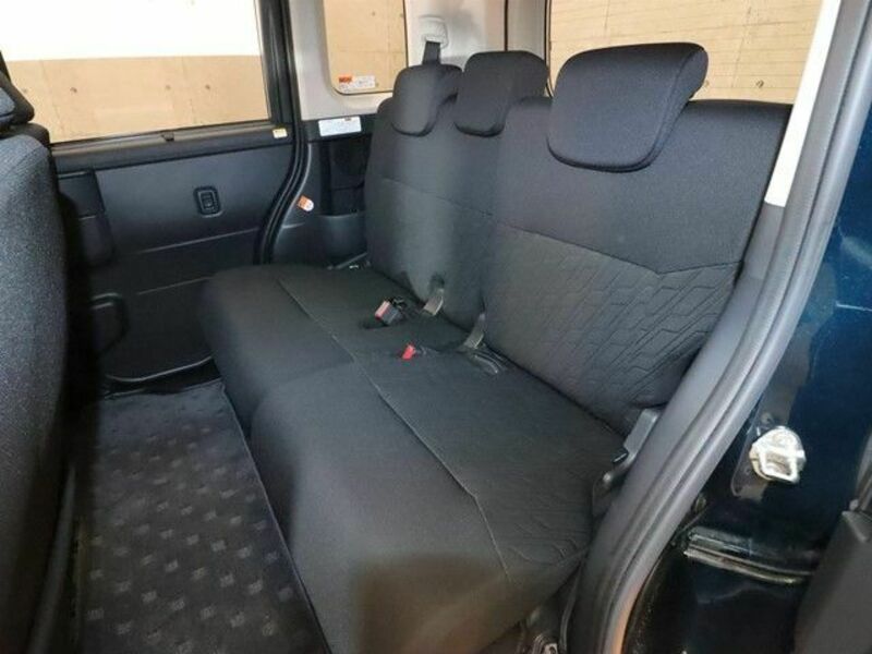 ROOMY-7