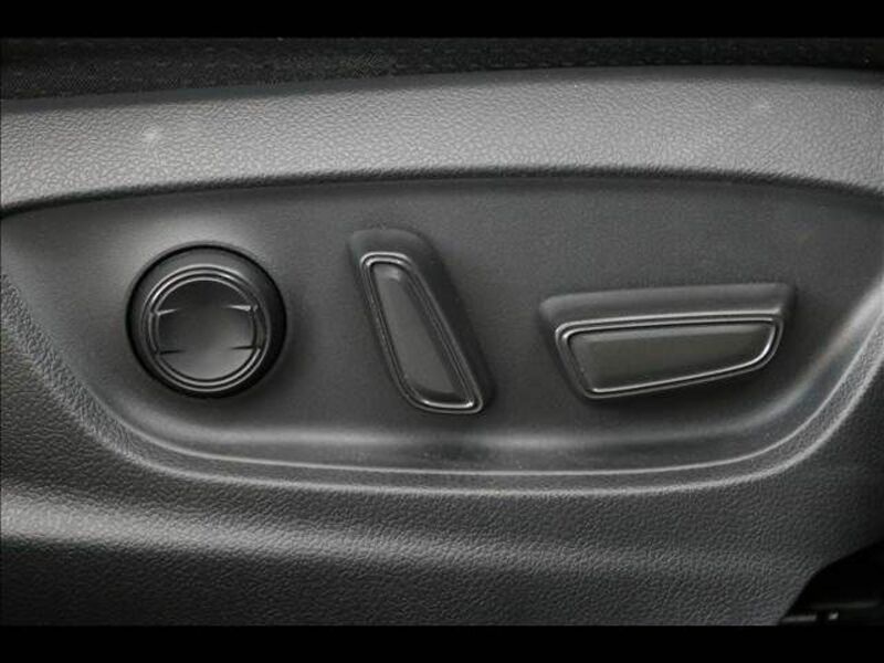 PRIUS PHV-8