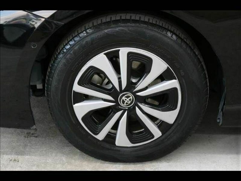 PRIUS PHV-13