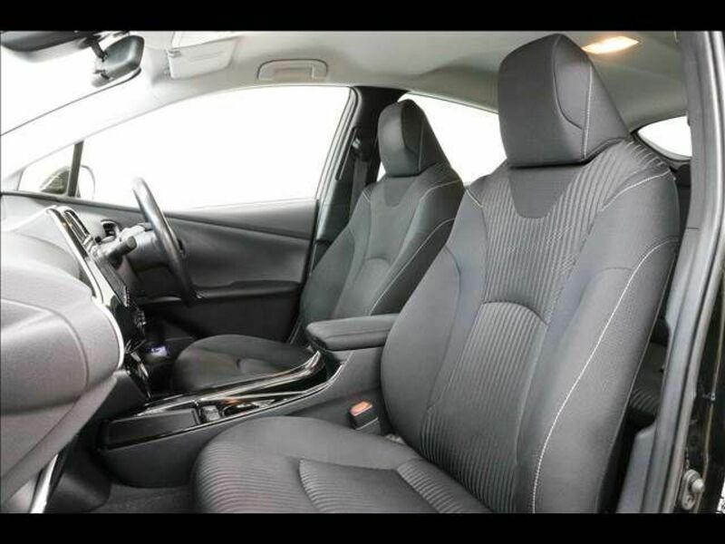 PRIUS PHV-17