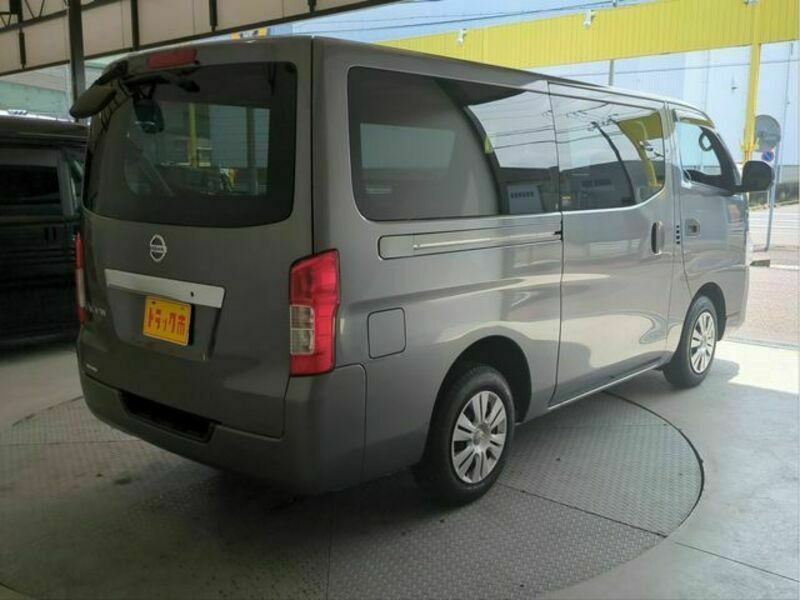 NV350 CARAVAN-1