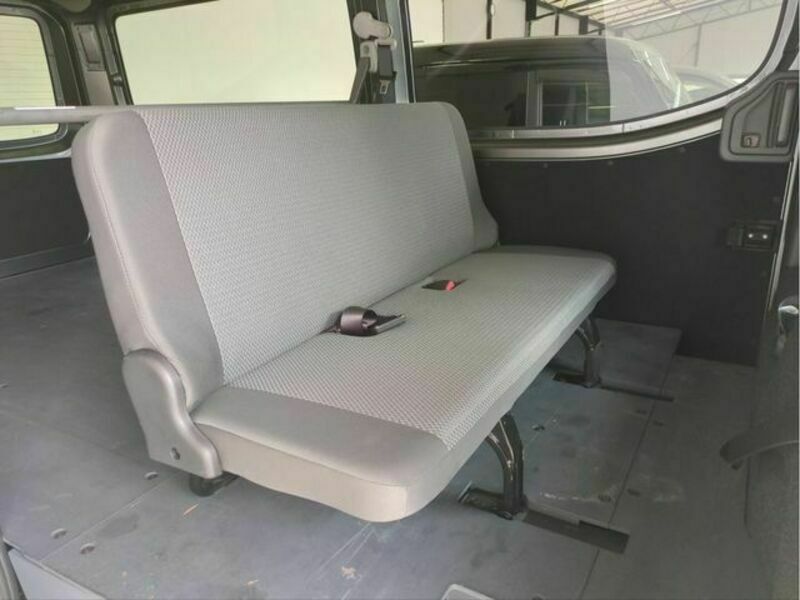 NV350 CARAVAN-4